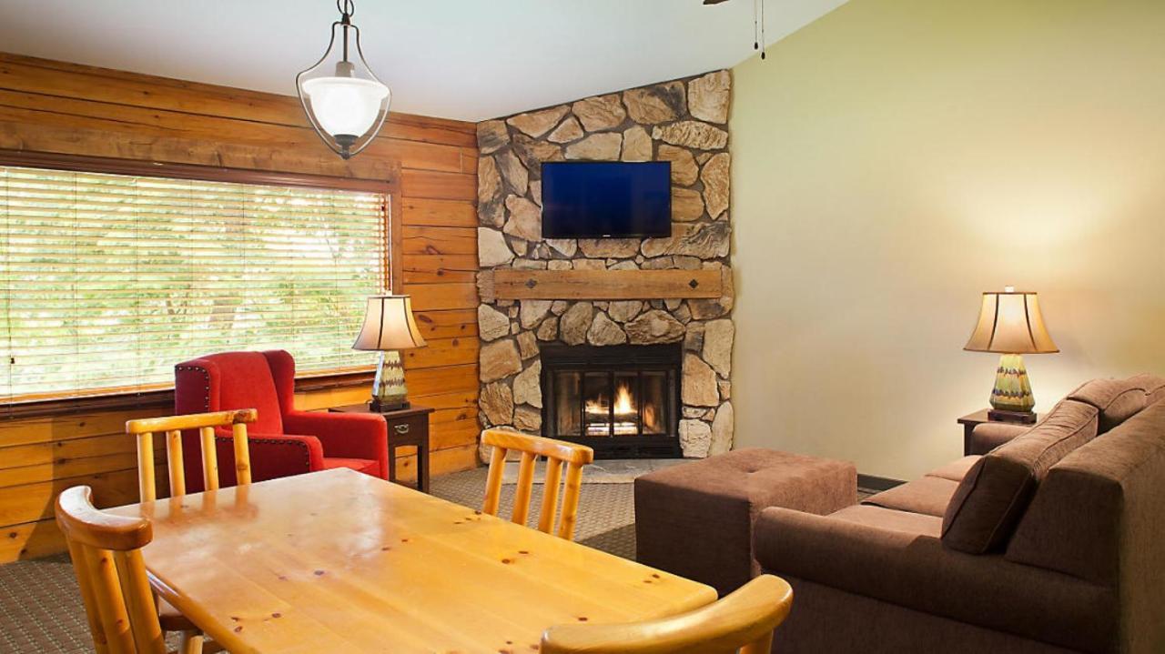 Bluegreen Vacations Christmas Mountain Village, An Ascend Resort Wisconsin Dells Exterior foto