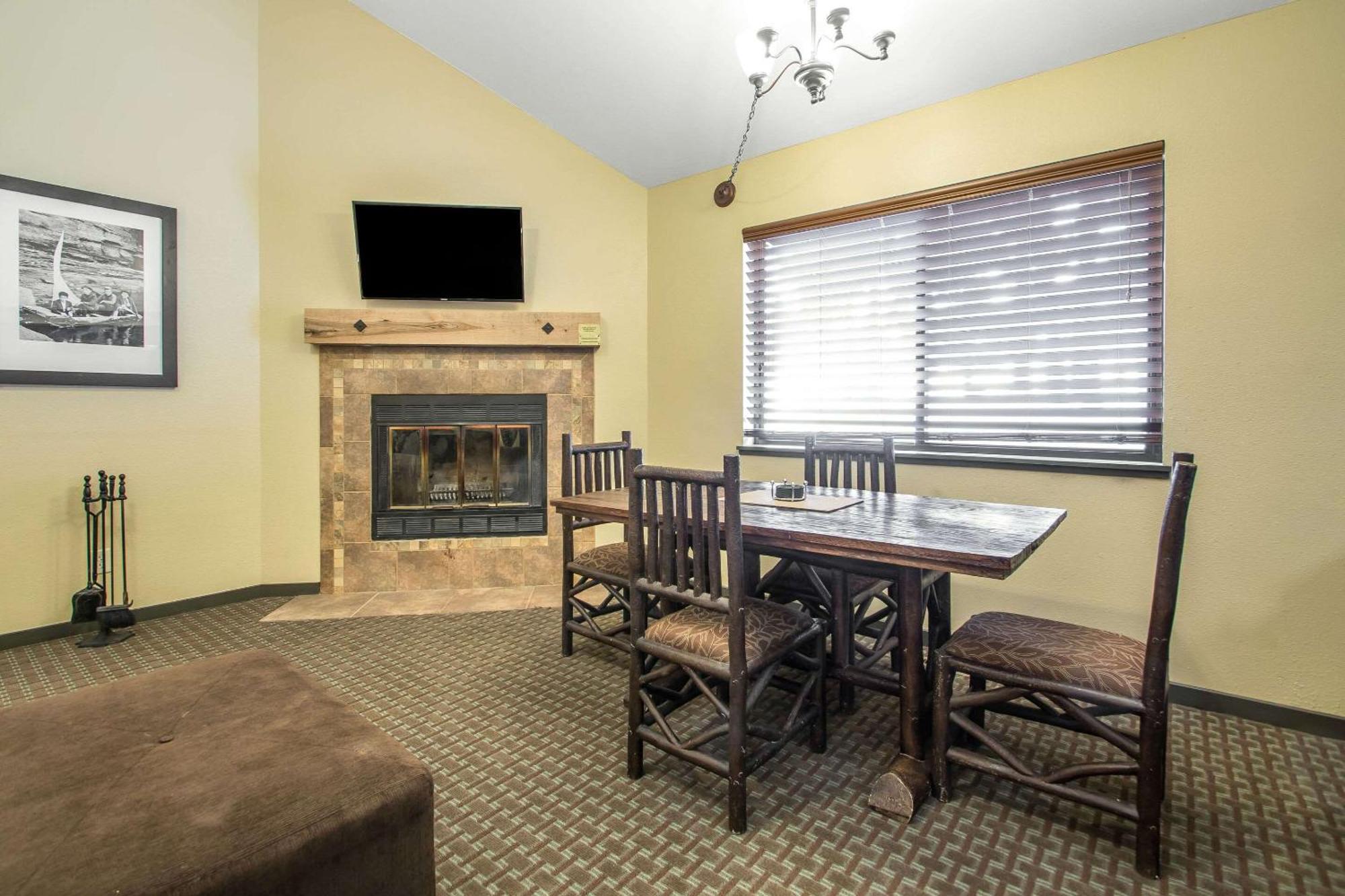 Bluegreen Vacations Christmas Mountain Village, An Ascend Resort Wisconsin Dells Exterior foto