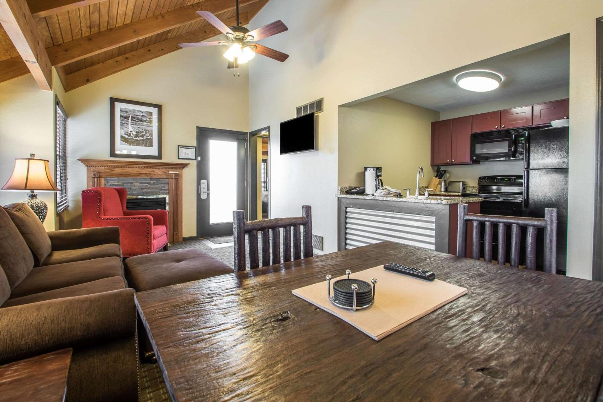 Bluegreen Vacations Christmas Mountain Village, An Ascend Resort Wisconsin Dells Exterior foto